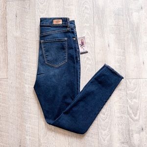 Sofia Jeans - Rosa Curvy/Super High Waste Skinny Ankle Jean Size 2